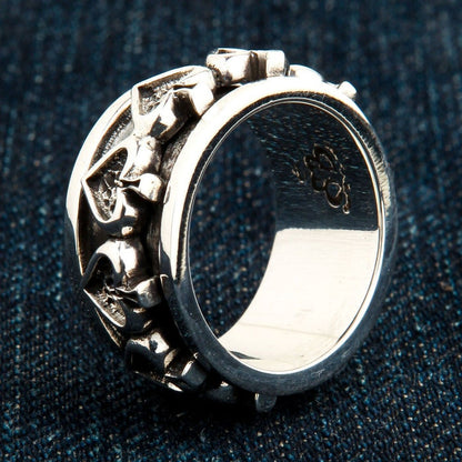 Side profile of ace of spades spinner ring showing 14mm band width and spinning mechanism