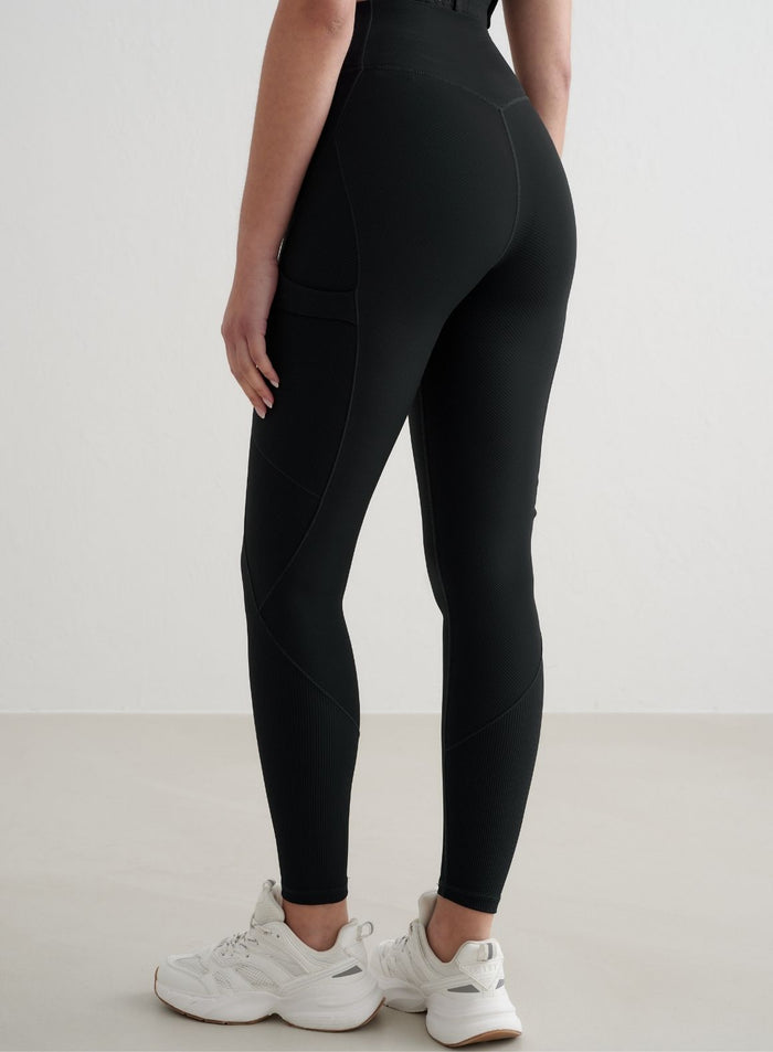 [S - 5'8"]