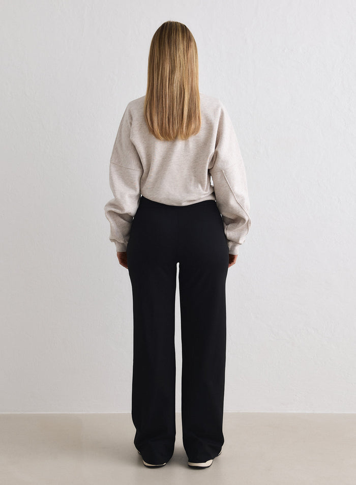 Black Sense Pants from behind [M-170cm]