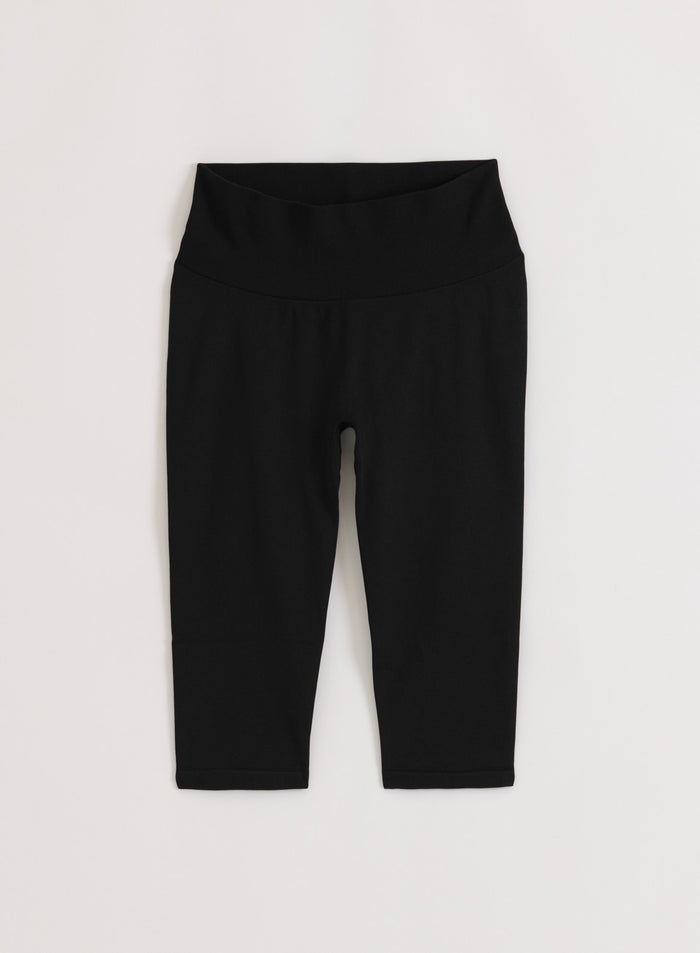 Black Shape Seamless Capri Tights