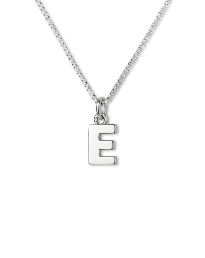 Bokstavshalsband i 925 silver.