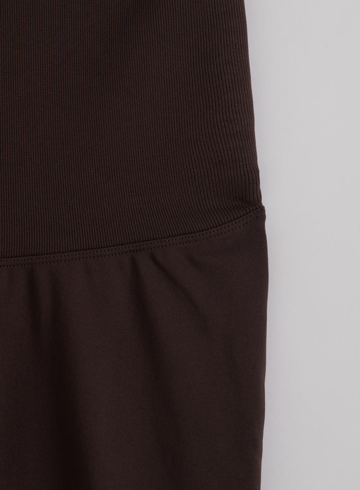 Chocolate brown aim'n Shape Seamless Core Control Tights with a ribbed ultra-high waistband and smooth fabric.
