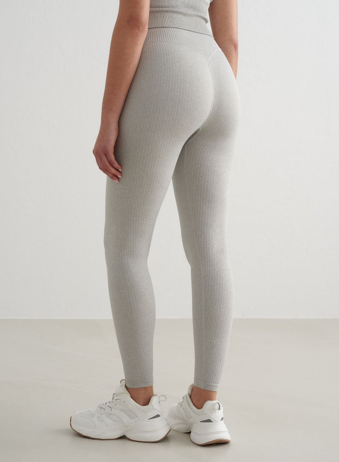 [S - 5'8"]