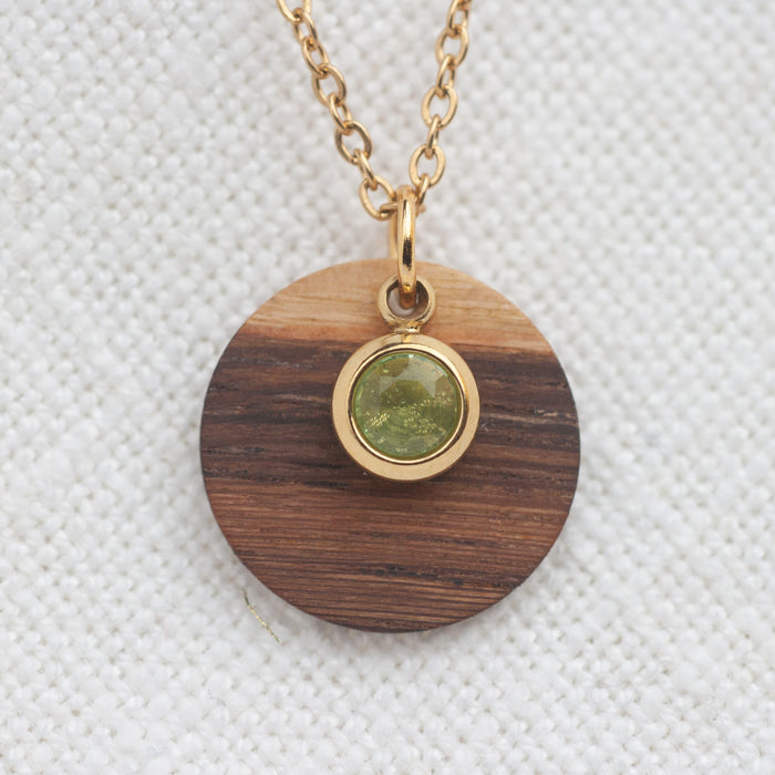Halskette Geburtsstein „August“ | Zirkonia Peridot - Holzschmuck Astwerk