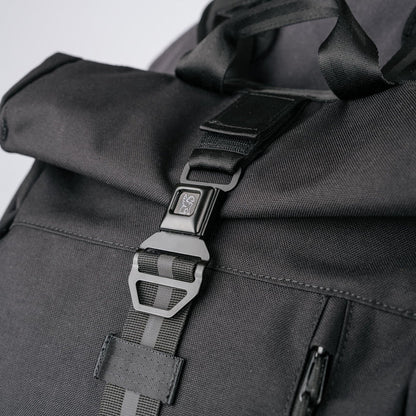 The top swappable SM Buckle Closure on the Initiate Pack up close