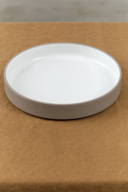 Hasami Porcelain Home Kitchen Dishware Large Glazed Shallow Bowl Ash White / 8 5/8" D X 1 3/8" H