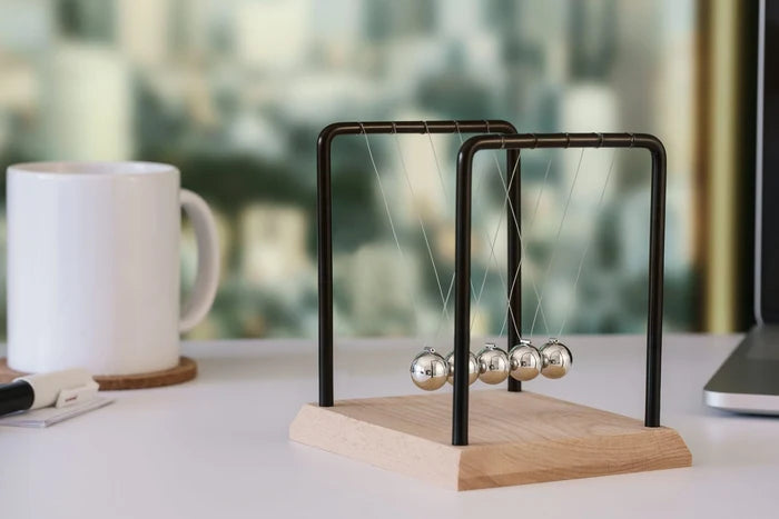 Medium Newton's Cradle