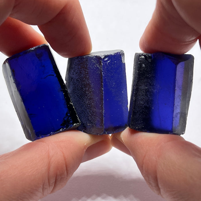 Medium Tanzanite Cubic Zirconia