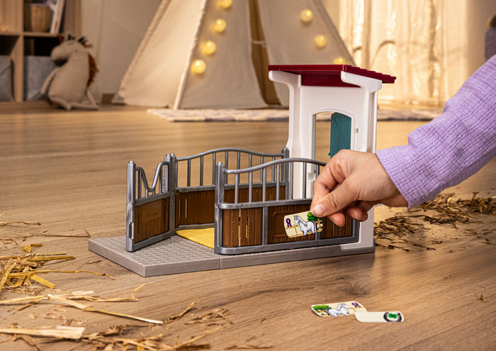 Modular horsebox