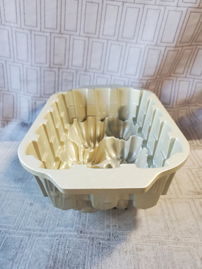 Nordic Ware Pumpkin Harvest Loaf Pan (D)