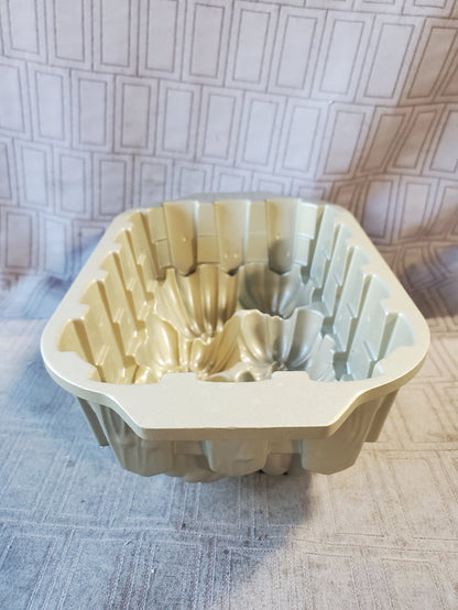 Nordic Ware Pumpkin Harvest Loaf Pan (D)