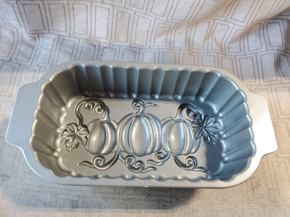 Nordic Ware Pumpkin Loaf Pan (B)