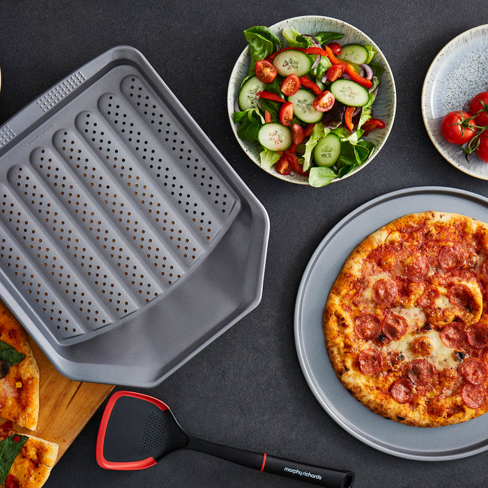 Pizza Pan and Crisper Tray Set and Slotted and Solid Turner Set