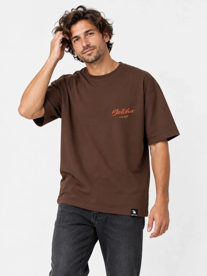 Remera Gotcha Big Fish Oversize Chocolate — vista principal