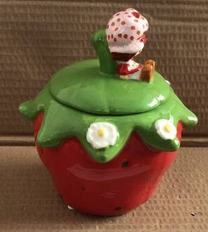 Silver Buffalo Strawberry Shortcake Sitting Small Sculpted Ceramic Cookie Jar