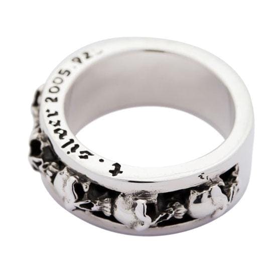 Bold Gothic Skull Ring